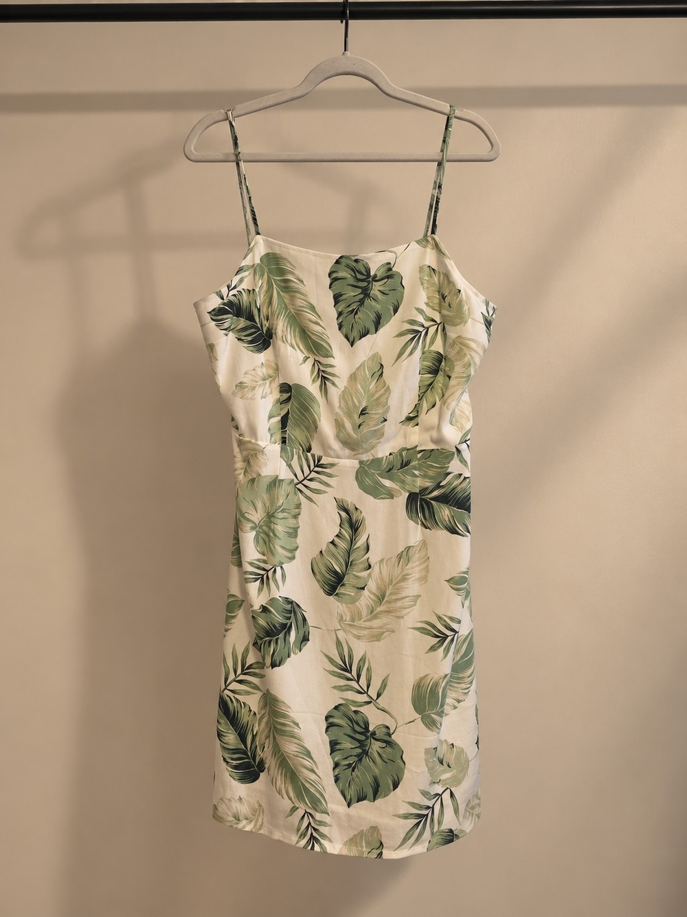 NEW WITH TAGS Dynamite Green Leaf Print Spaghetti Strap Dress